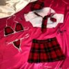 colegiala-envolvente-799-550 Disfraz de Colegiala – Set Completo con Falda, Blusa y Accesorios